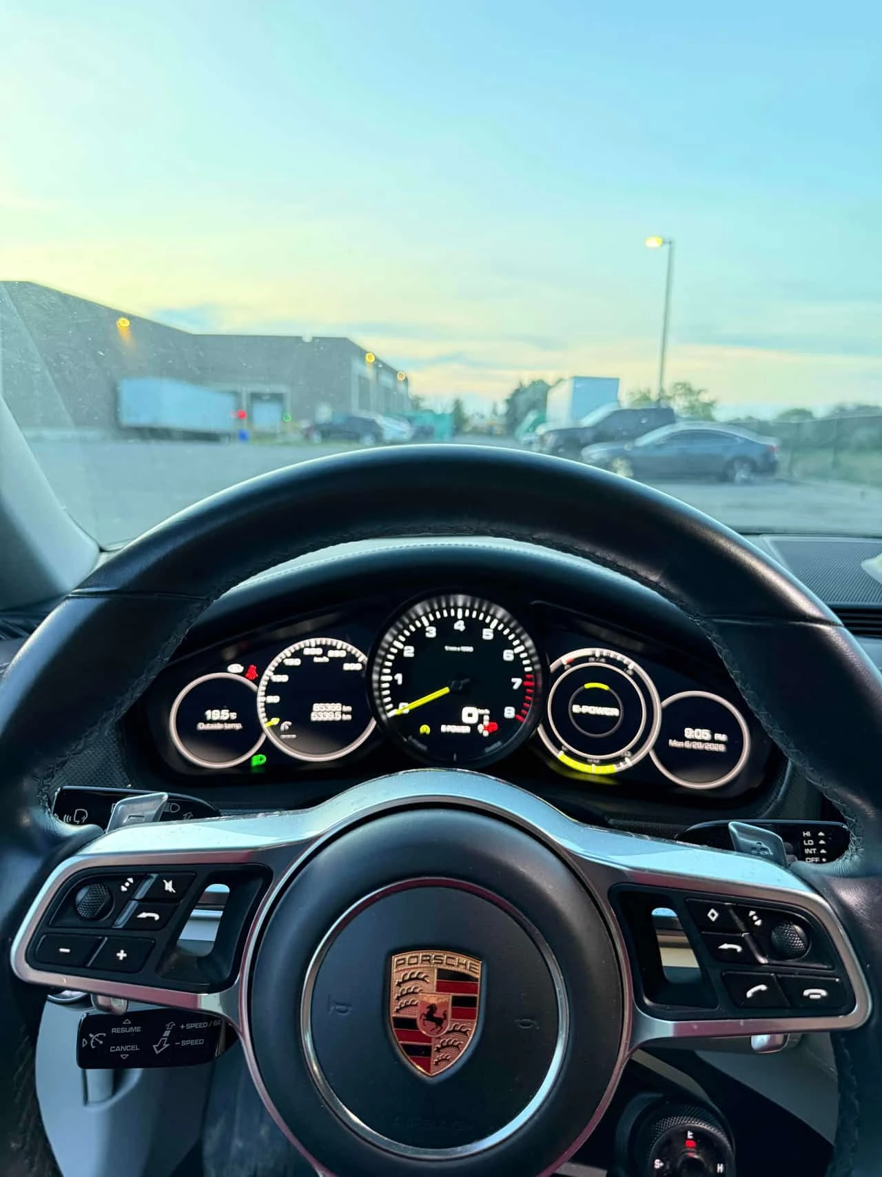 Porsche Panamera 4 E Hybrid AWD * CARFAX * БЕЗ ПЪРВОНАЧАЛНА ВНОСК, снимка 8 - Автомобили и джипове - 55112184