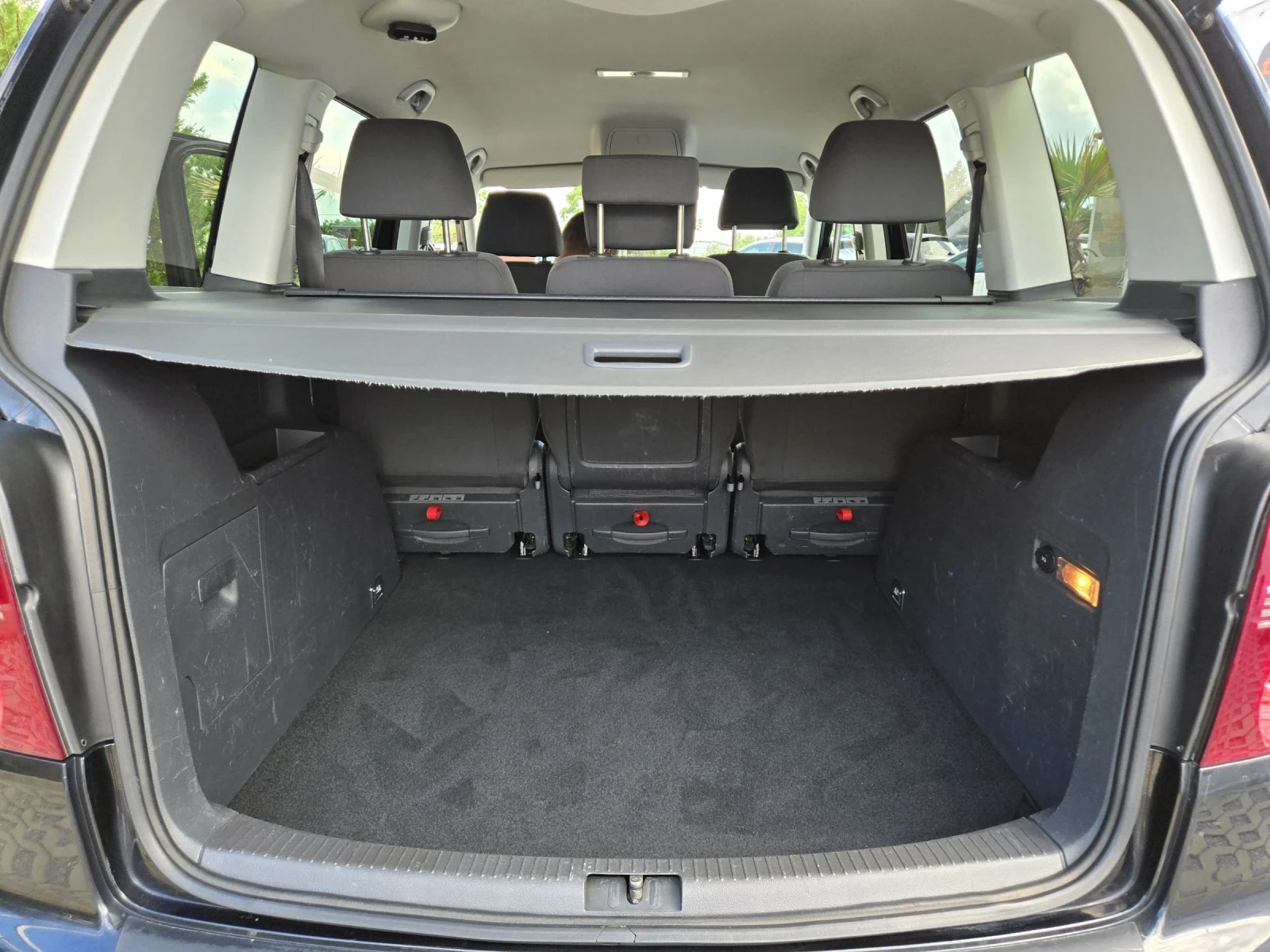 VW Touran 1.9TDI-105кс= 6СКОРОСТИ= FACELIFT= ПОДГРЕВ, снимка 10 - Автомобили и джипове - 55224527