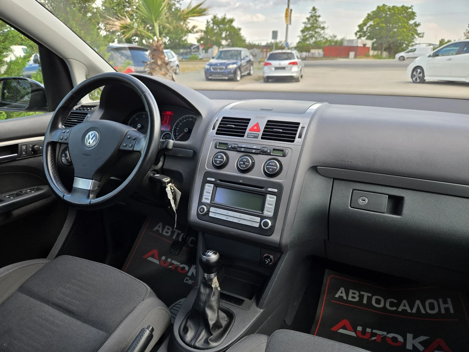 VW Touran 1.9TDI-105кс= 6СКОРОСТИ= FACELIFT= ПОДГРЕВ, снимка 13 - Автомобили и джипове - 55224527