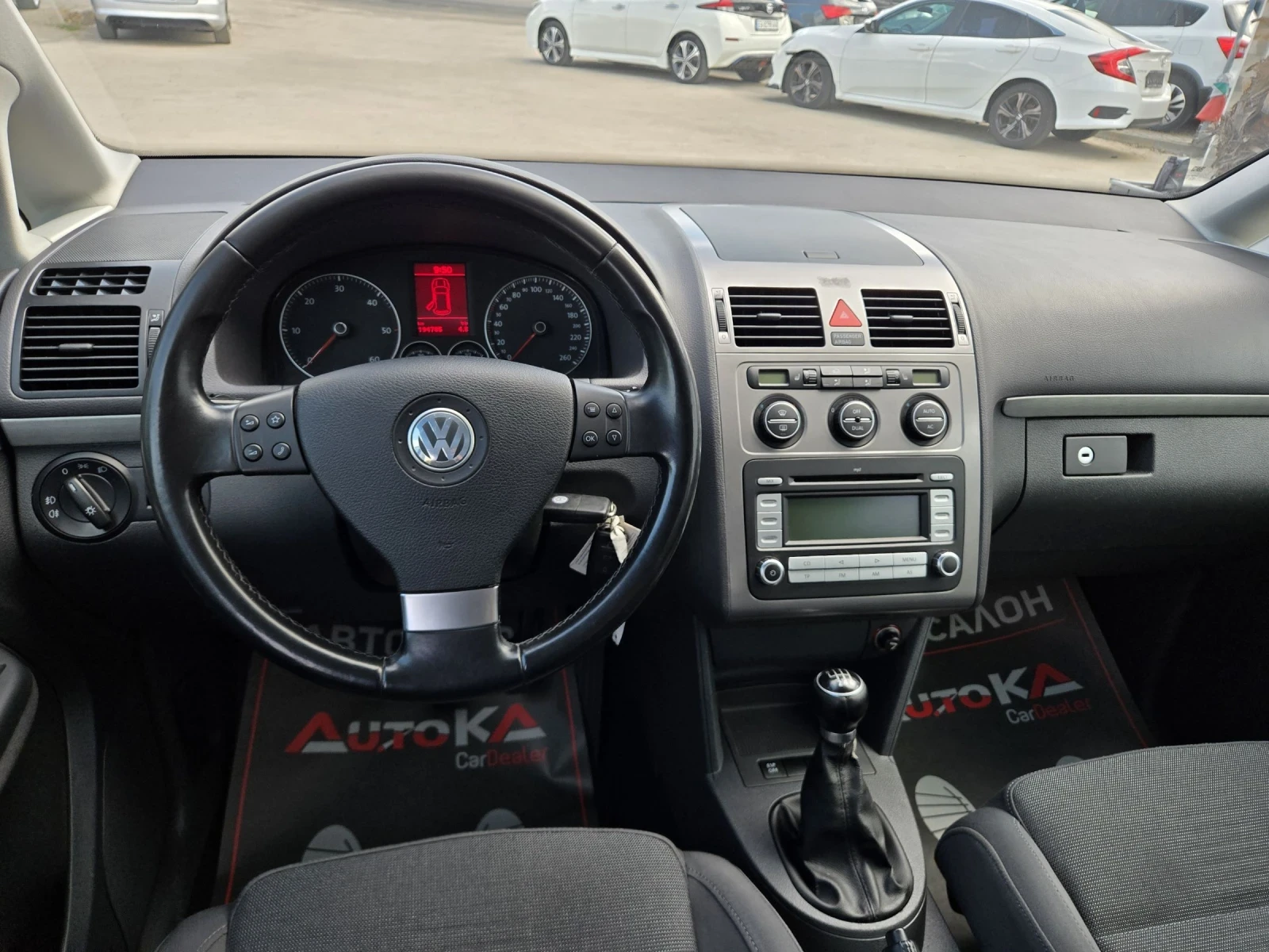 VW Touran 1.9TDI-105кс= 6СКОРОСТИ= FACELIFT= ПОДГРЕВ, снимка 11 - Автомобили и джипове - 55224527