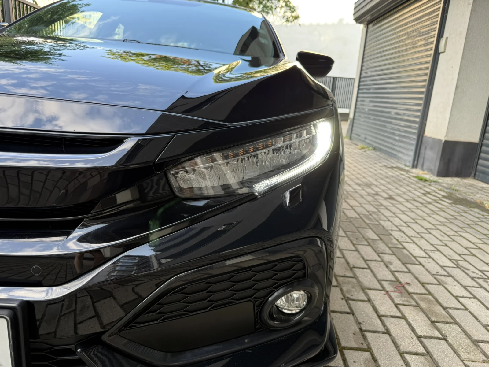 Honda Civic 1.5 VTEC Turbo Sport CVT, снимка 16 - Автомобили и джипове - 55330766