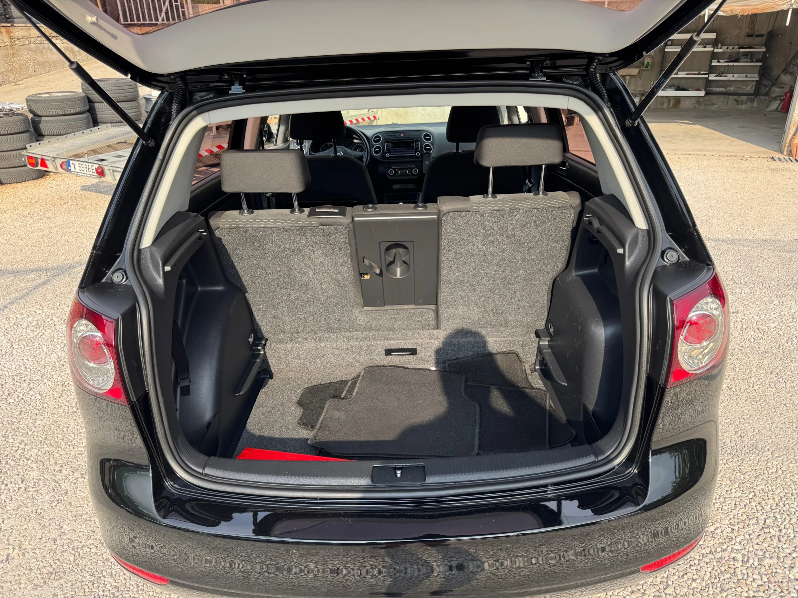 VW Golf Plus 1.6TDI-АВТОМАТИК, снимка 11 - Автомобили и джипове - 55790462