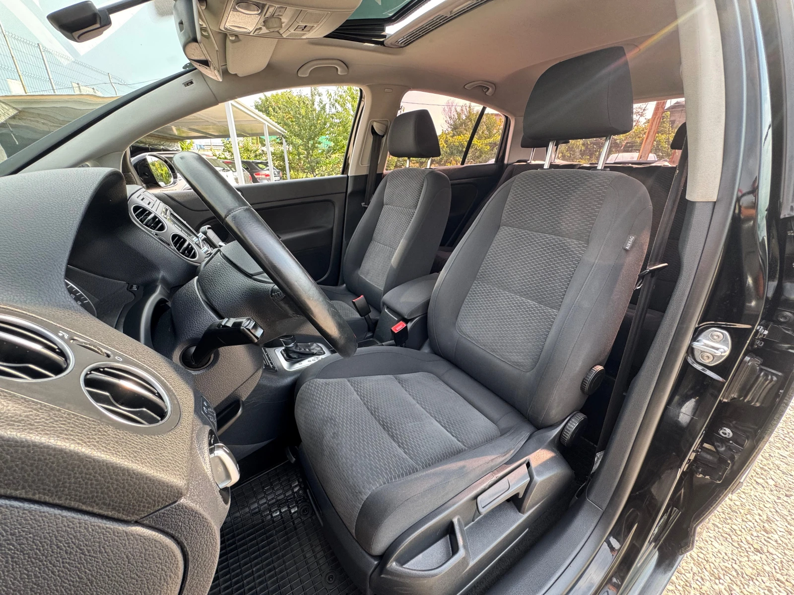 VW Golf Plus 1.6TDI-АВТОМАТИК, снимка 7 - Автомобили и джипове - 55790462