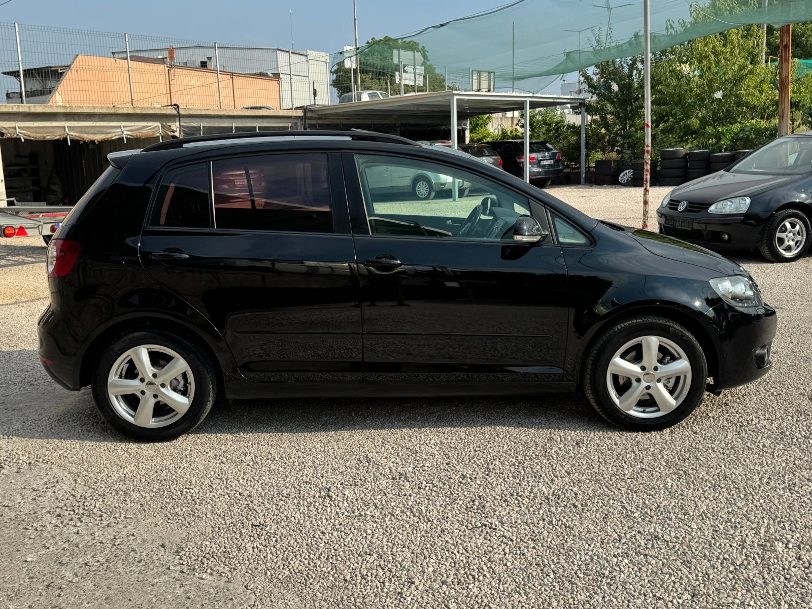 VW Golf Plus 1.6TDI-АВТОМАТИК, снимка 3 - Автомобили и джипове - 55790462
