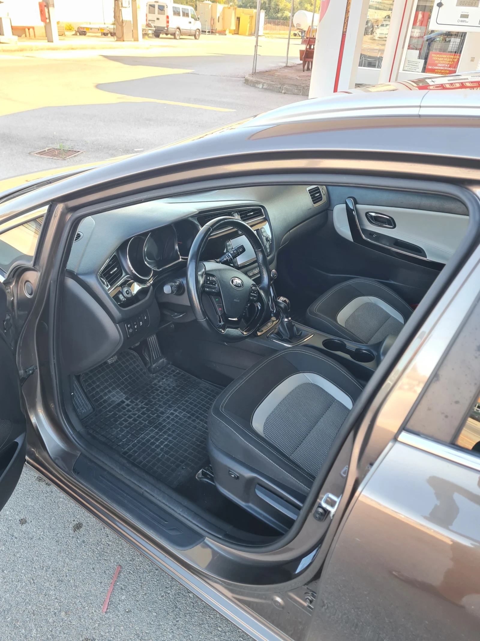 Kia Ceed 1.6 CRDI 110к.с. 2017г.евро 6B, снимка 8 - Автомобили и джипове - 55980679