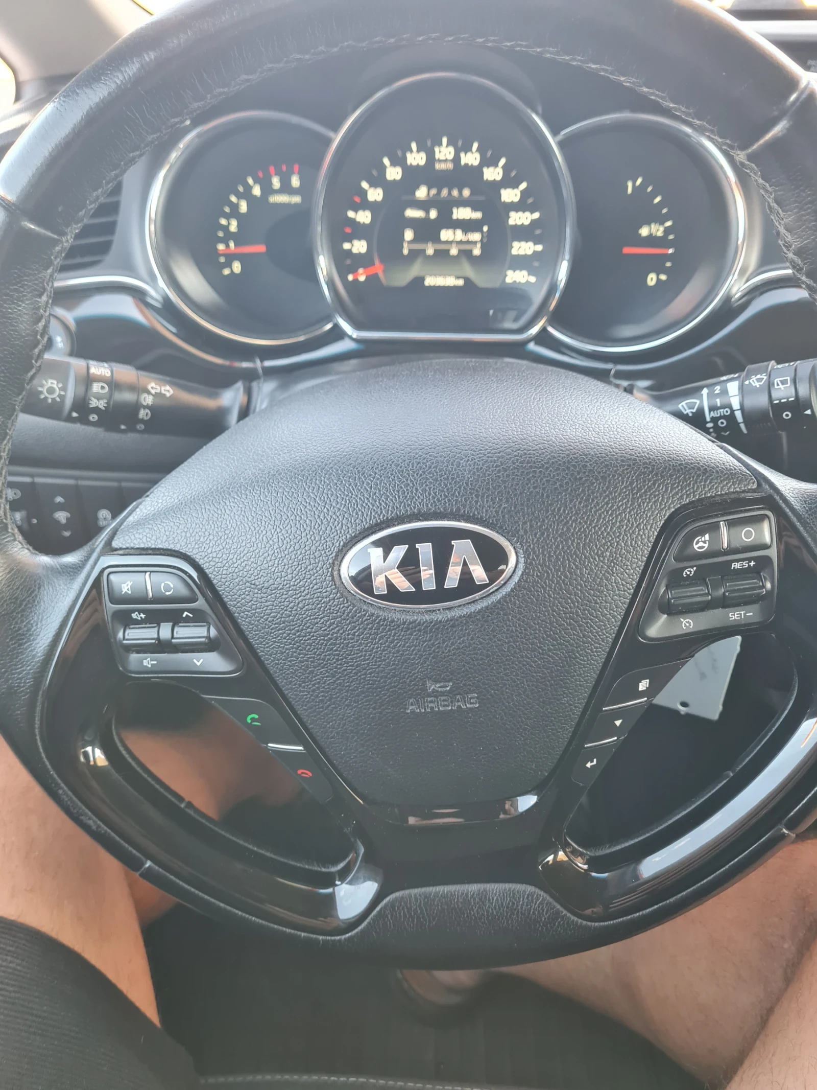 Kia Ceed 1.6 CRDI 110к.с. 2017г.евро 6B, снимка 9 - Автомобили и джипове - 55980679