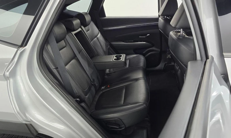 Hyundai Tucson Diesel 2.0 2WD Inspiration, снимка 12 - Автомобили и джипове - 52046224