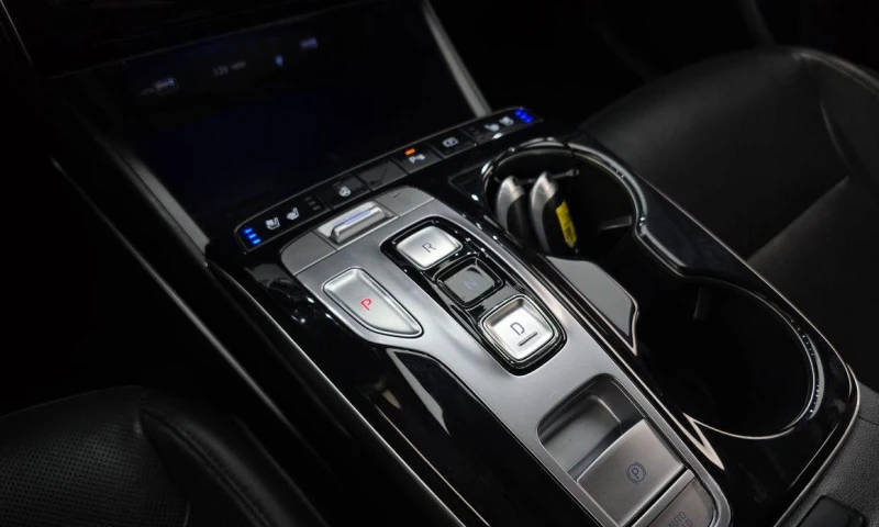 Hyundai Tucson Diesel 2.0 2WD Inspiration, снимка 9 - Автомобили и джипове - 52046224