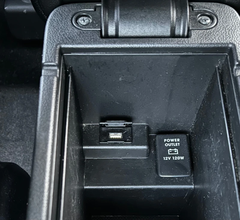 Mitsubishi Outlander 2.0 бензин евро 5, снимка 13 - Автомобили и джипове - 52697301