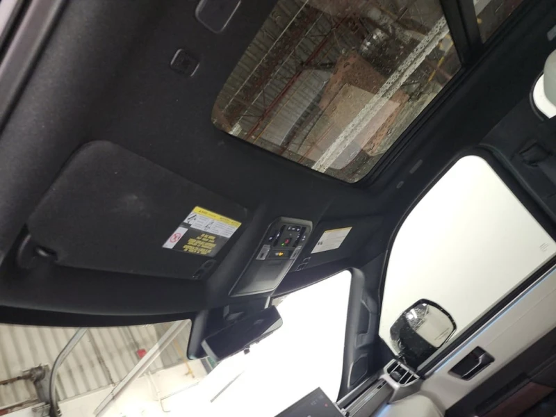 Toyota Sequoia * Platinum 4WD * CARFAX * БЕЗ ПЪРВОНАЧАЛНА ВНОСКА, снимка 12 - Автомобили и джипове - 53024043