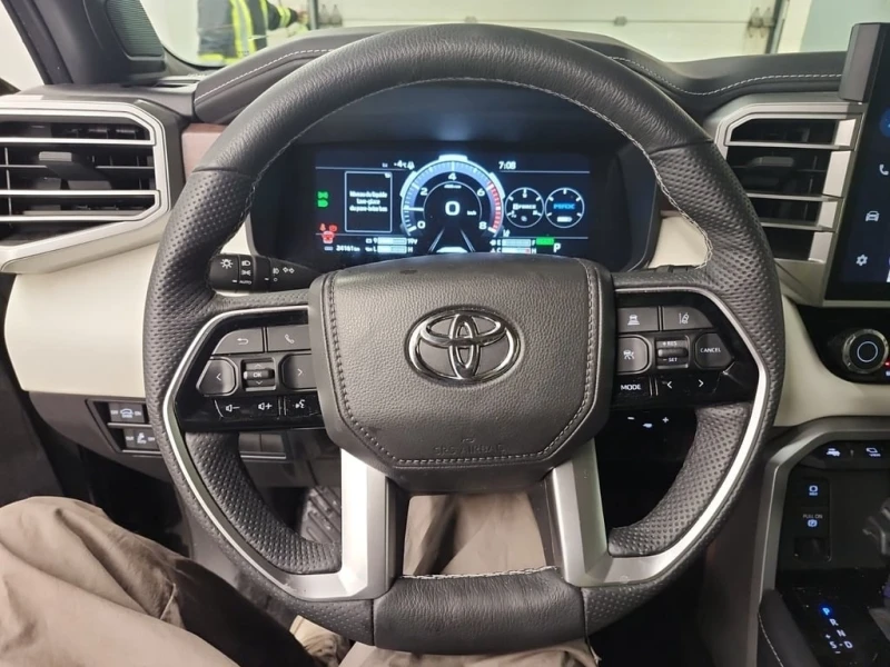 Toyota Sequoia * Platinum 4WD * CARFAX * БЕЗ ПЪРВОНАЧАЛНА ВНОСКА, снимка 14 - Автомобили и джипове - 53024043