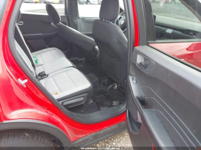 Ford Escape 1.5L I-3 DI, DOHC, VVT, TURBO, 180HP All Wheel, снимка 13 - Автомобили и джипове - 53095581