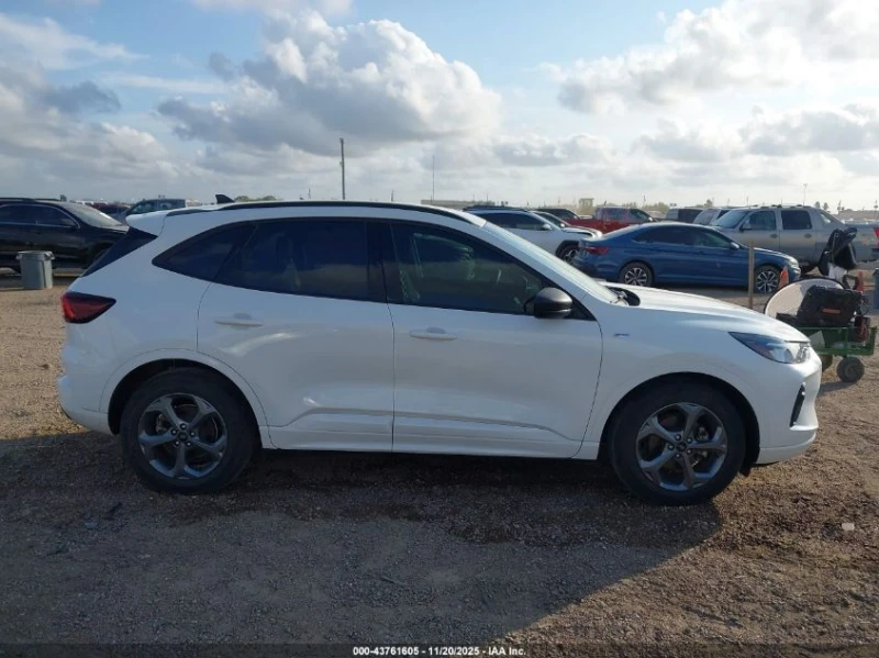 Ford Escape 1.5l St-Line, снимка 13 - Автомобили и джипове - 53477325