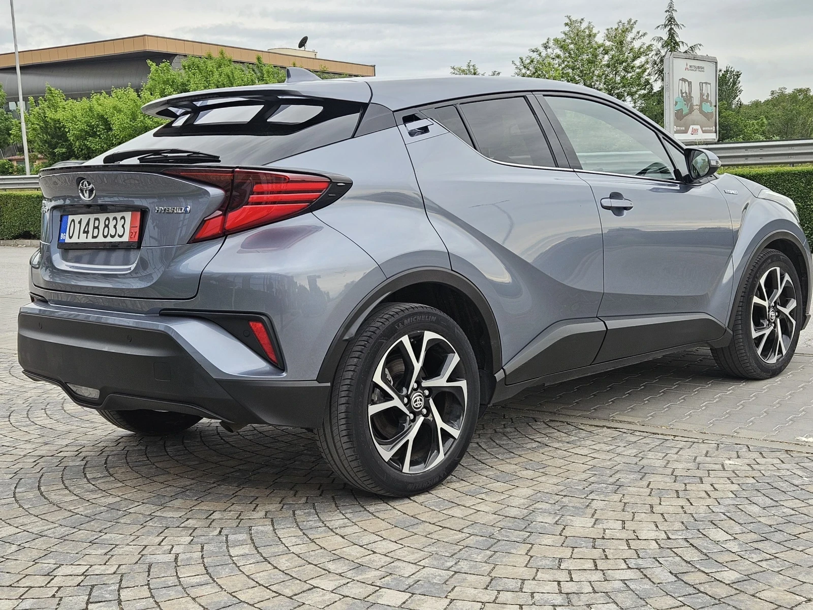 Toyota C-HR 1.8 HYBRID // FACELIFT  - изображение 4