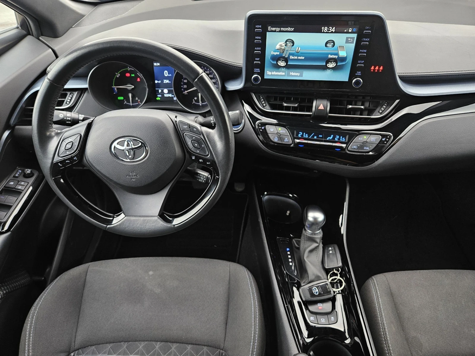 Toyota C-HR 1.8 HYBRID // FACELIFT  - изображение 10