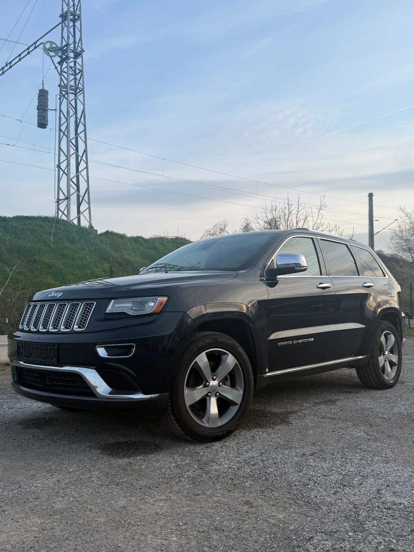 Jeep Grand cherokee 5.7 HEMI 4x4 SUMIT PERFECT , снимка 2 - Автомобили и джипове - 53992018