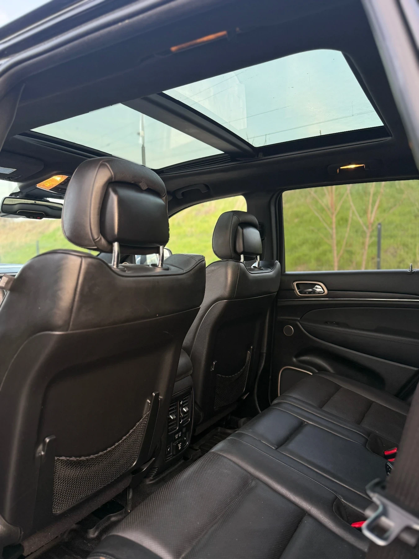 Jeep Grand cherokee 5.7 HEMI 4x4 SUMIT PERFECT , снимка 13 - Автомобили и джипове - 53992018