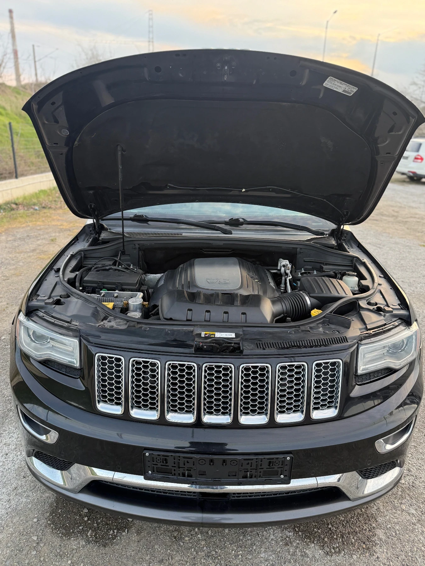 Jeep Grand cherokee 5.7 HEMI 4x4 SUMIT PERFECT , снимка 9 - Автомобили и джипове - 53992018