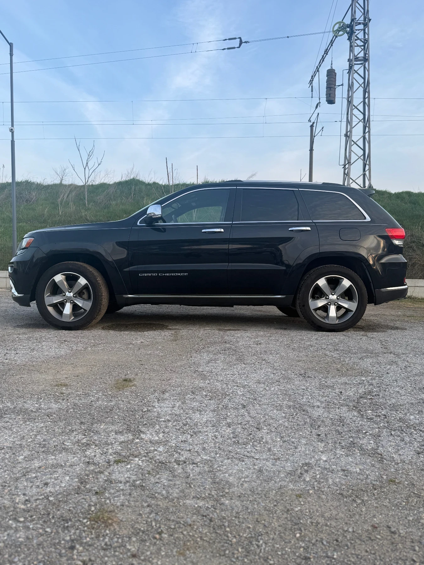 Jeep Grand cherokee 5.7 HEMI 4x4 SUMIT PERFECT , снимка 3 - Автомобили и джипове - 53992018
