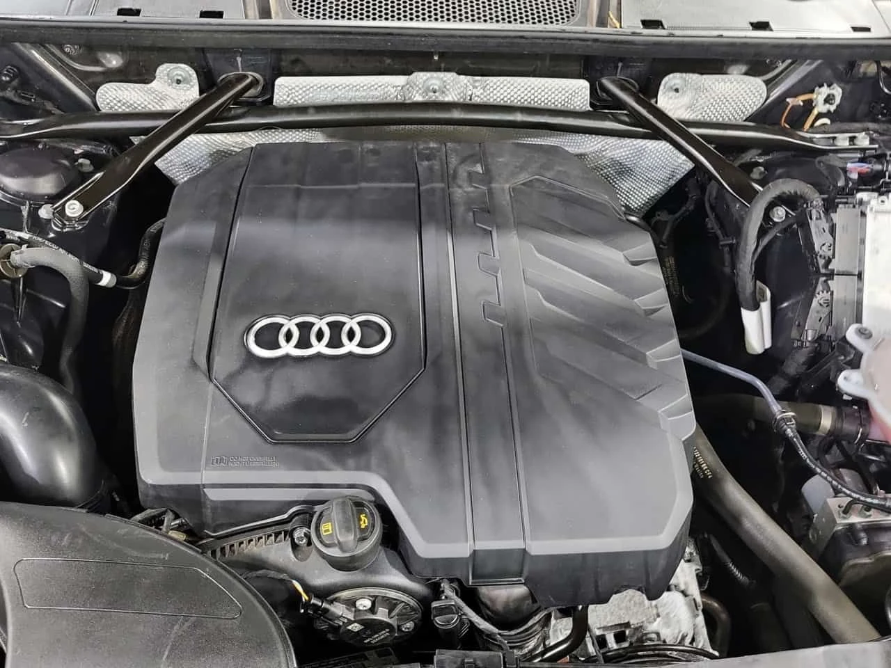 Audi Q5 PROGRESSIV| PANORAMA| ПАМЕТ НА СЕДАЛКИТЕ| CARFAX| , снимка 15 - Автомобили и джипове - 54213816