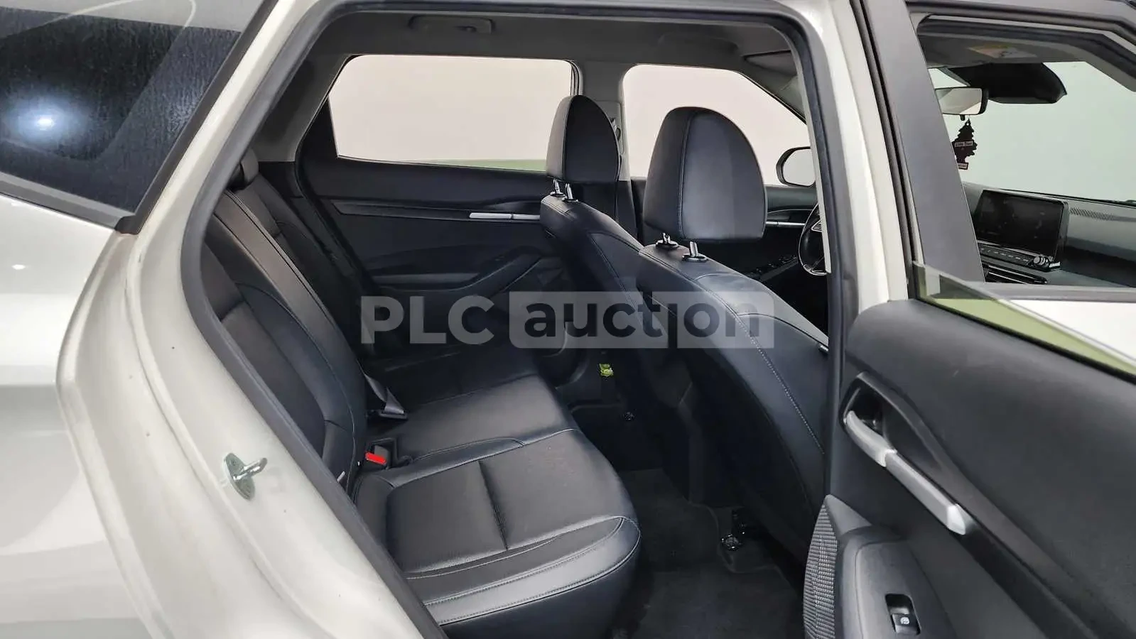 Kia Sorento CELTOS* 1.6| КАМЕРА| ПОДГРЕВ ВОЛАН| ВКЛ.ТЕХНОТЕСТ, снимка 13 - Автомобили и джипове - 54760607