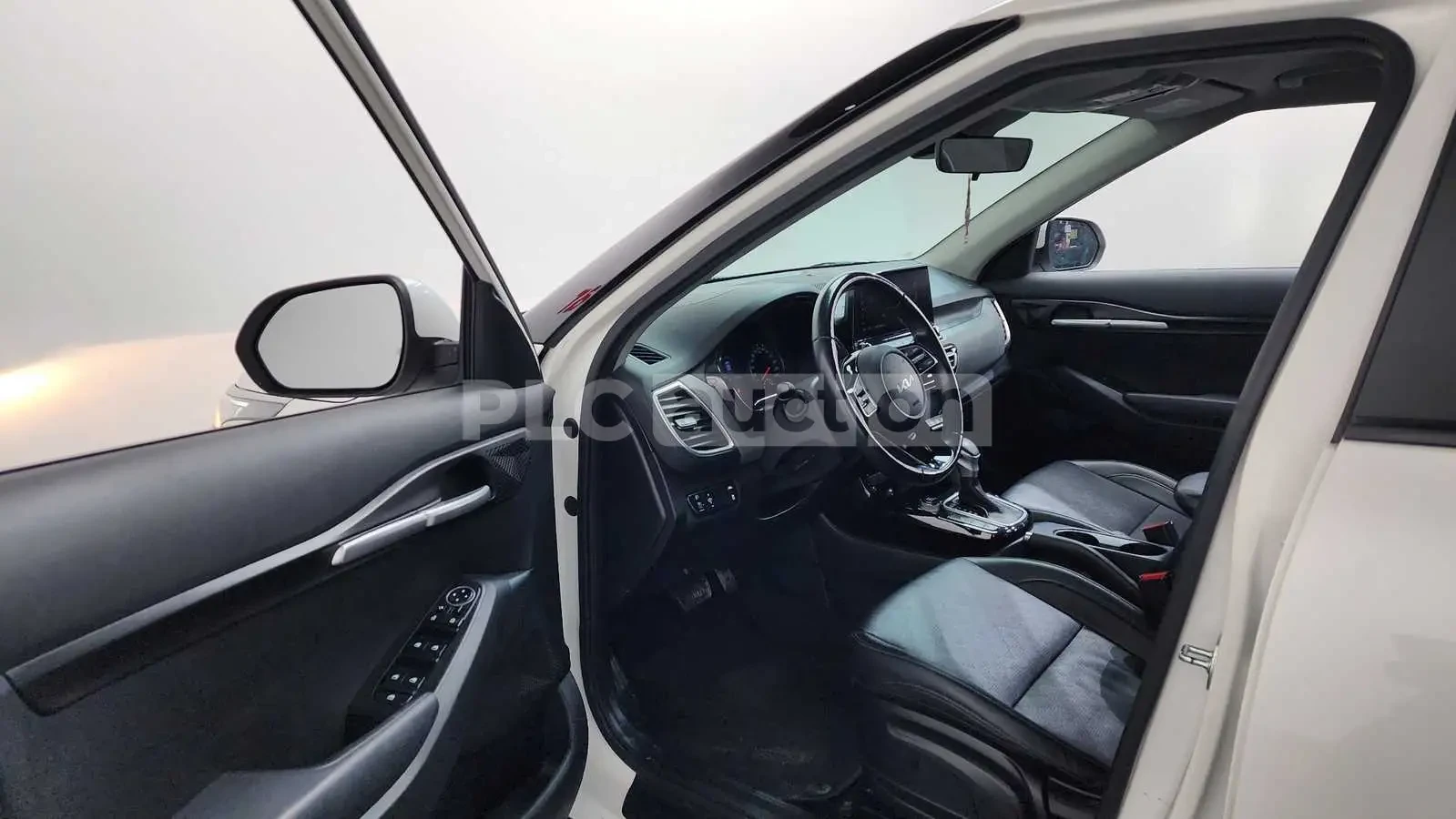 Kia Sorento CELTOS* 1.6| КАМЕРА| ПОДГРЕВ ВОЛАН| ВКЛ.ТЕХНОТЕСТ, снимка 5 - Автомобили и джипове - 54760607