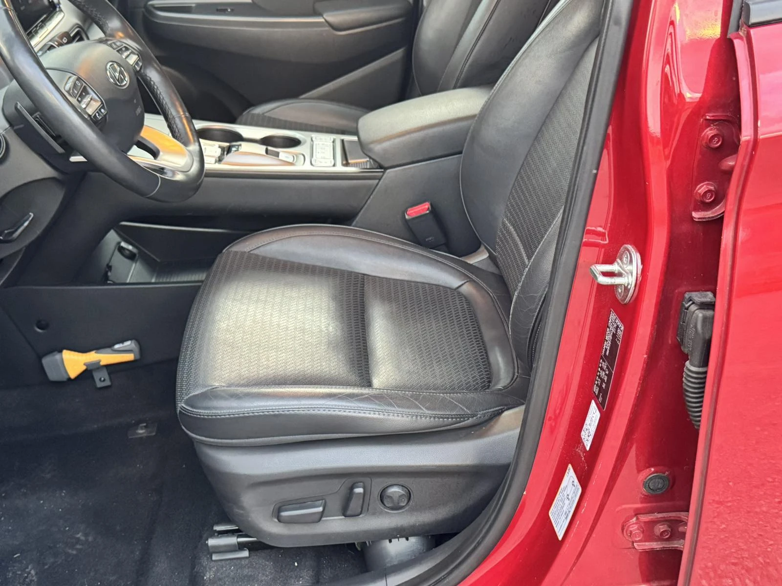Hyundai Kona 64kWh, снимка 8 - Автомобили и джипове - 54831868