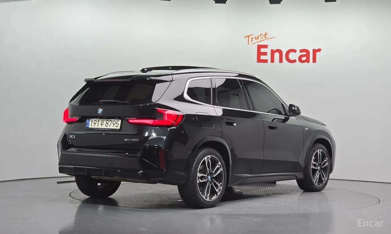BMW X1 xDrive 20i M Sport / HUD / H&K / 360, снимка 2 - Автомобили и джипове - 55949744