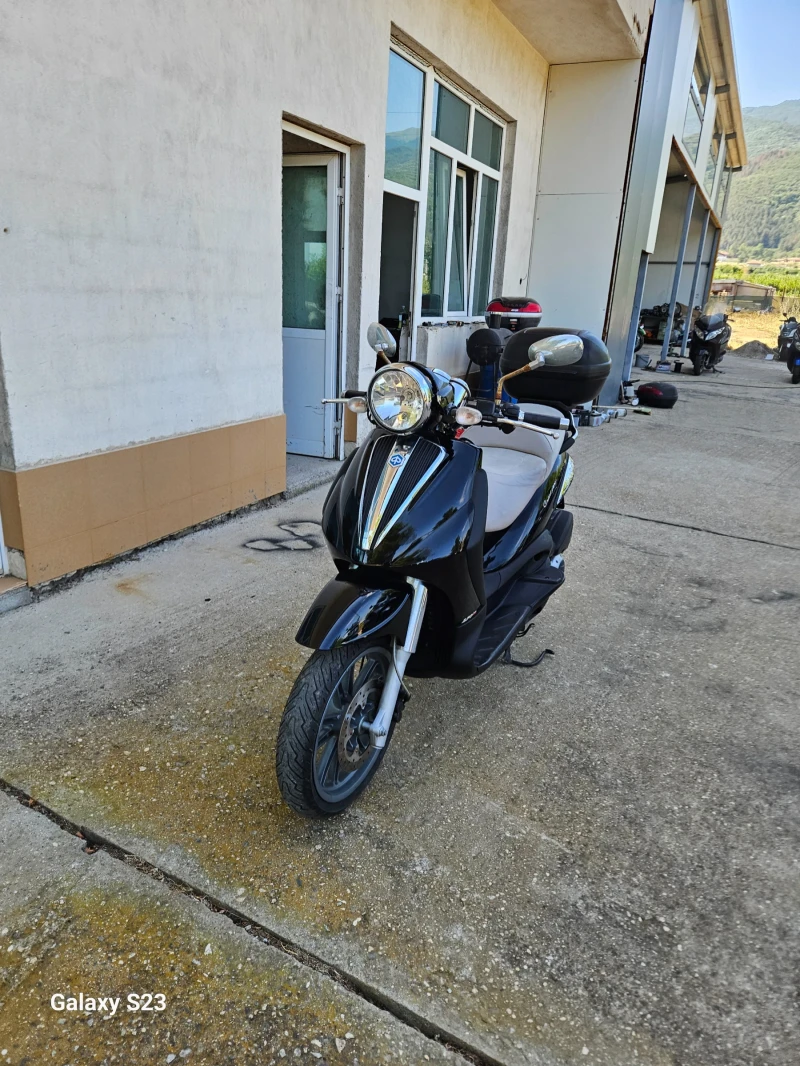 Piaggio Beverly Perfektno 250 i, снимка 2 - Мотоциклети и мототехника - 51007093