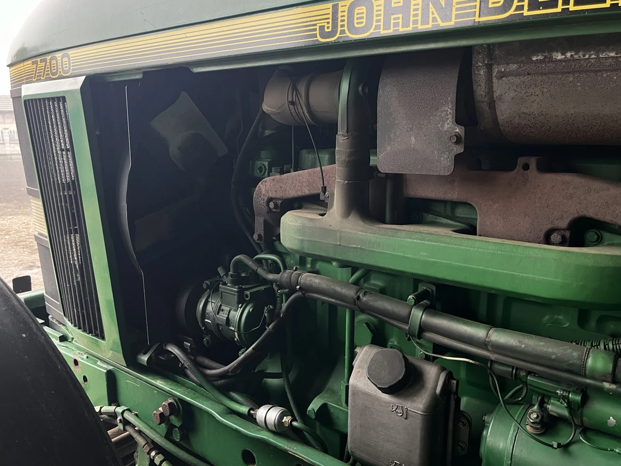 Трактор John Deere 7700 - изображение 5