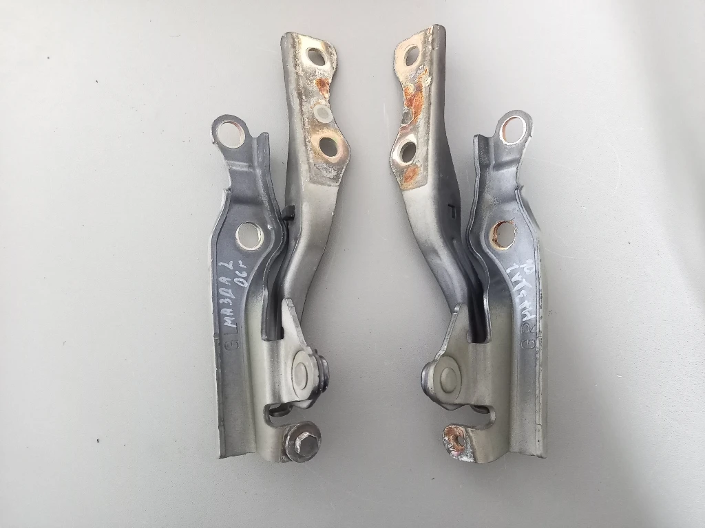 Панти преден капак Мазда 2 1.4д 