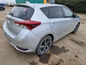 Toyota Auris Бензин, снимка 4