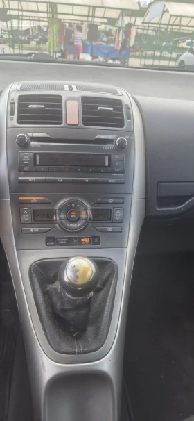 Toyota Auris Лек, снимка 8