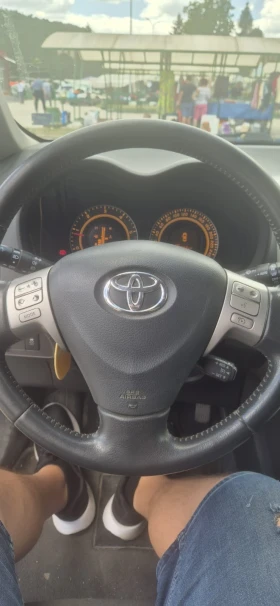 Toyota Auris Лек, снимка 6