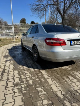 Mercedes-Benz E 220 Напълно Обслужен , снимка 5