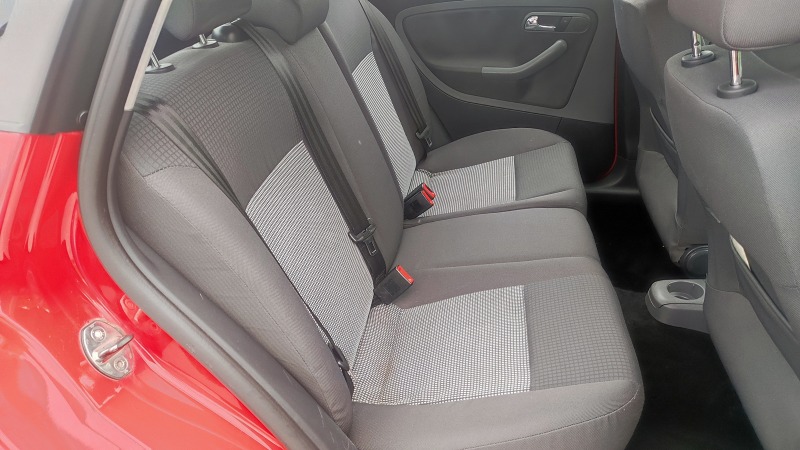 Seat Ibiza 1.4i, снимка 14 - Автомобили и джипове - 41515933