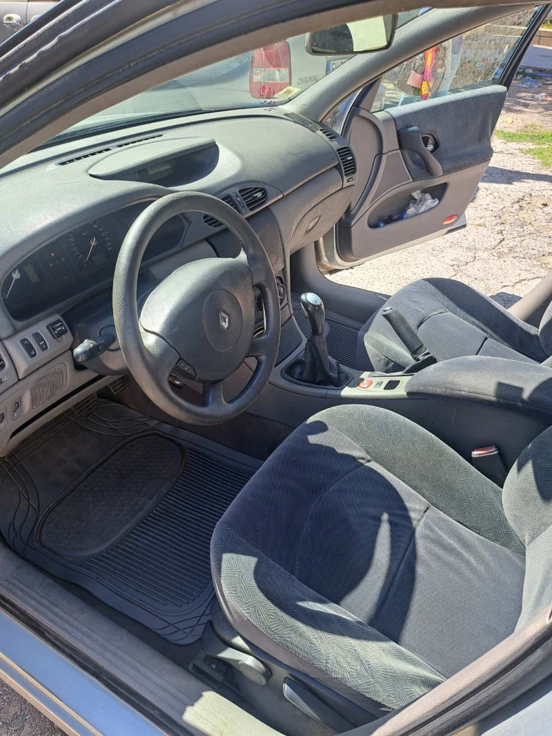 Renault Laguna, снимка 3 - Автомобили и джипове - 47335672