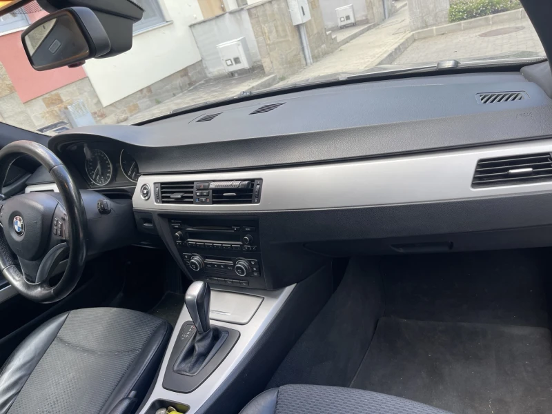 BMW 320 Xdrive Facelift, снимка 8 - Автомобили и джипове - 48443267