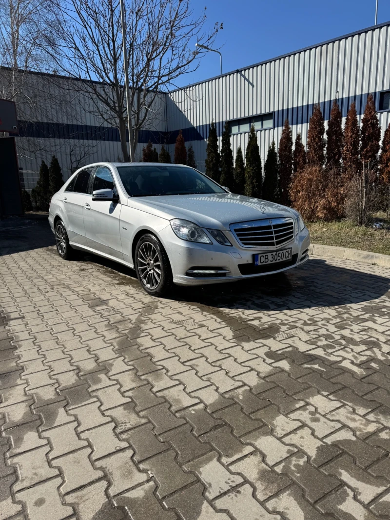 Mercedes-Benz E 220 Напълно Обслужен , снимка 3 - Автомобили и джипове - 49208378