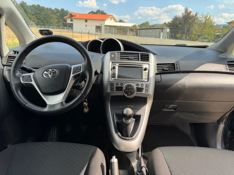 Toyota Verso, снимка 6 - Автомобили и джипове - 51671990