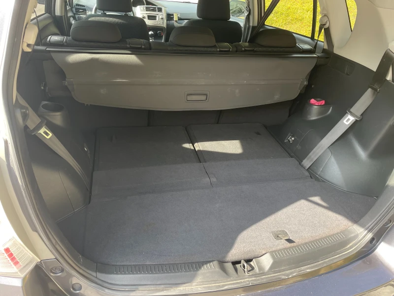 Toyota Verso 1.8 VVTi, снимка 5 - Автомобили и джипове - 51910496