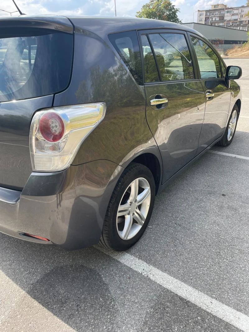 Toyota Verso 1.8 VVTi, снимка 7 - Автомобили и джипове - 51910496