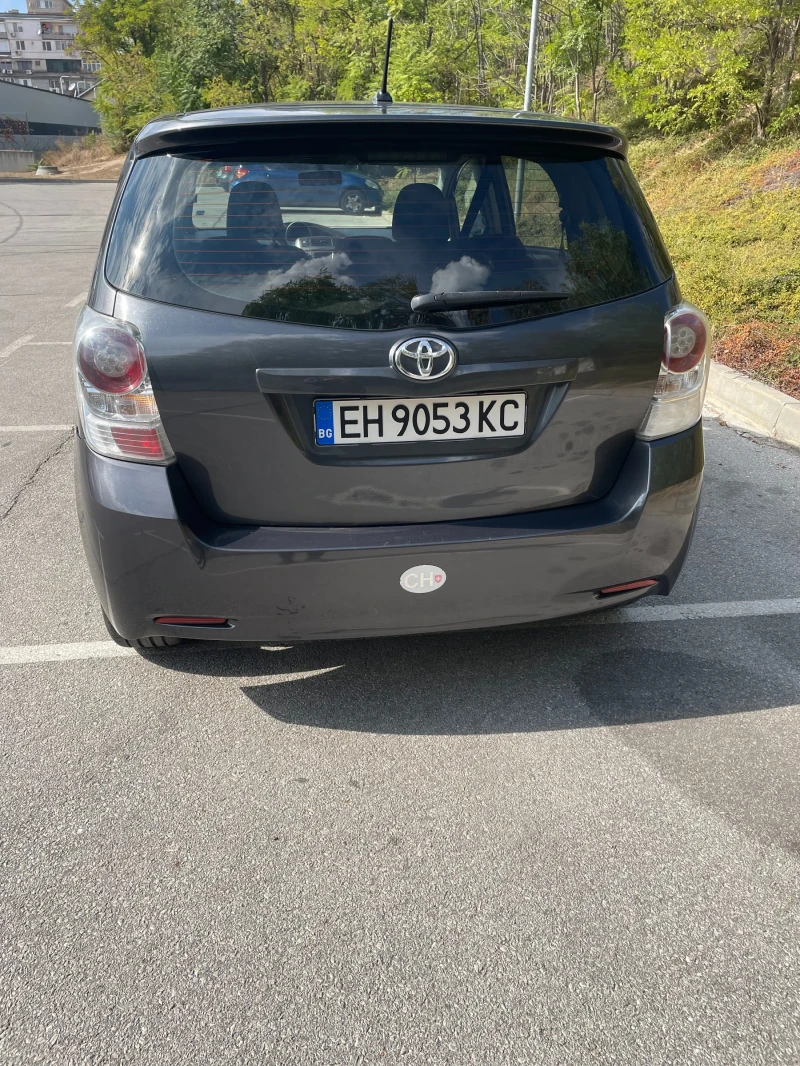 Toyota Verso 1.8 VVTi, снимка 4 - Автомобили и джипове - 51910496