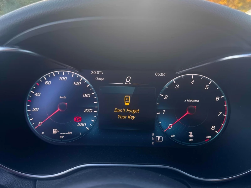 Mercedes-Benz C 300 4M* AMG-pkg* Пано* Подгрев* Burmester, снимка 8 - Автомобили и джипове - 52318061