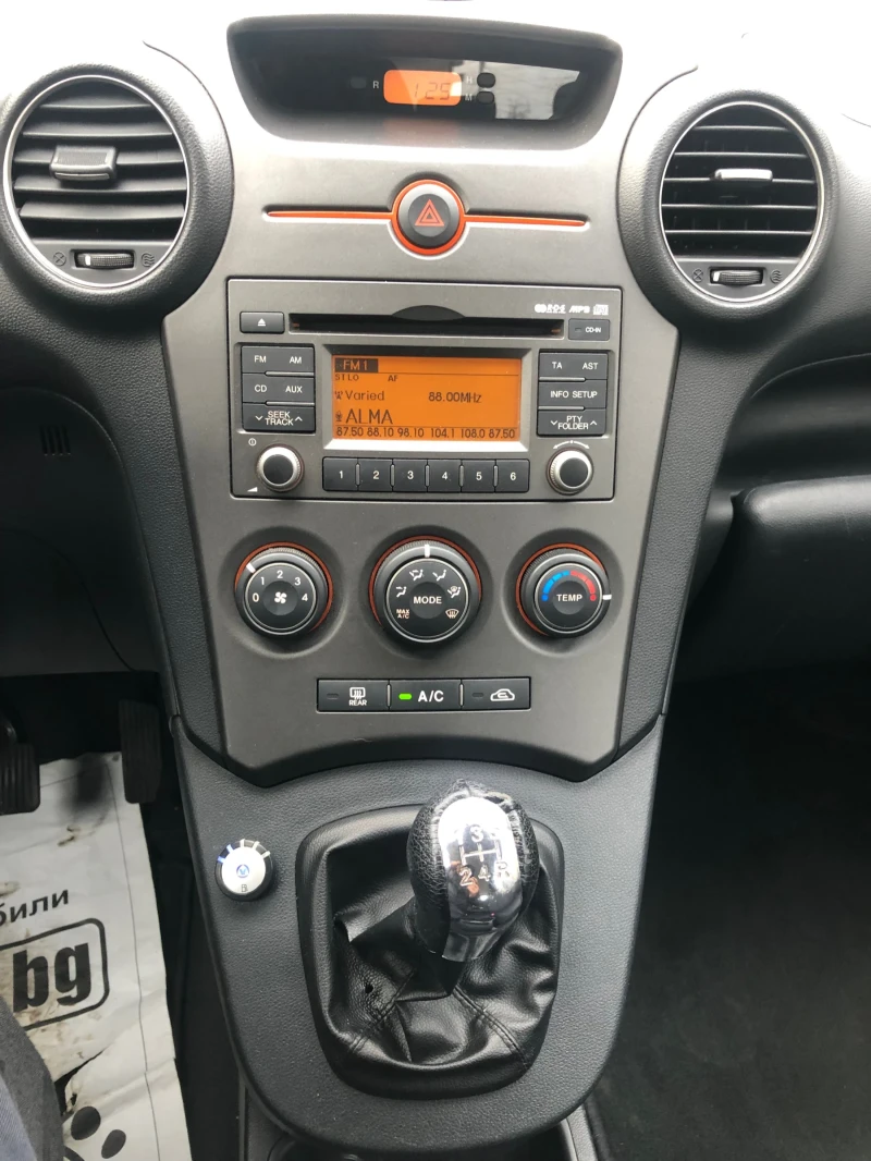 Kia Carens 2.0 140к.с. Газ/Бензин., снимка 11 - Автомобили и джипове - 52666893