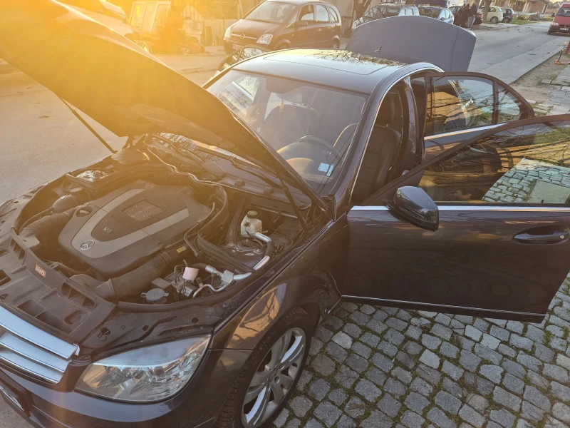 Mercedes-Benz C 300, снимка 8 - Автомобили и джипове - 52794342