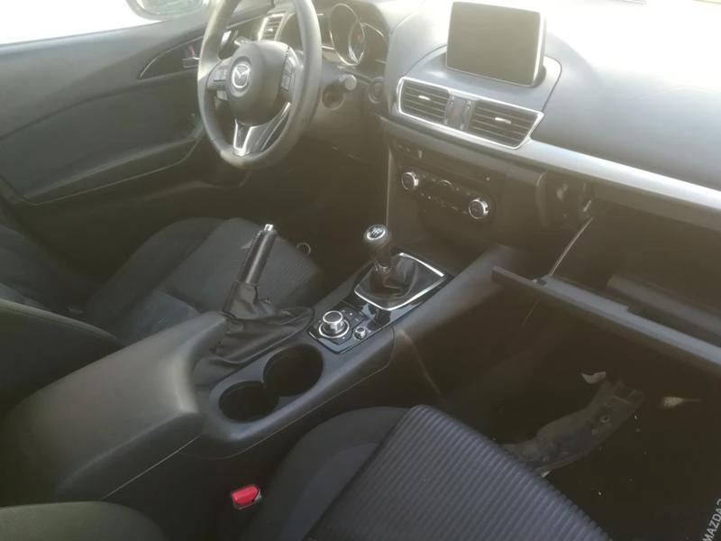 Mazda 3 2.2 Skyactiv, снимка 6 - Автомобили и джипове - 47614004