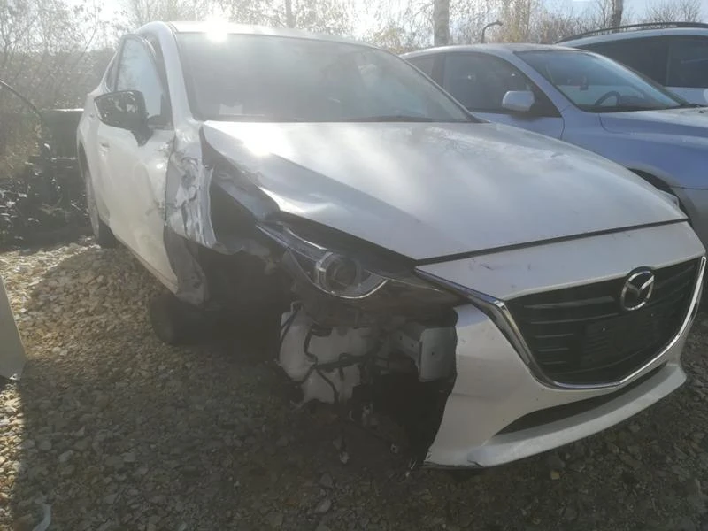 Mazda 3 2.2 Skyactiv, снимка 3 - Автомобили и джипове - 47614004