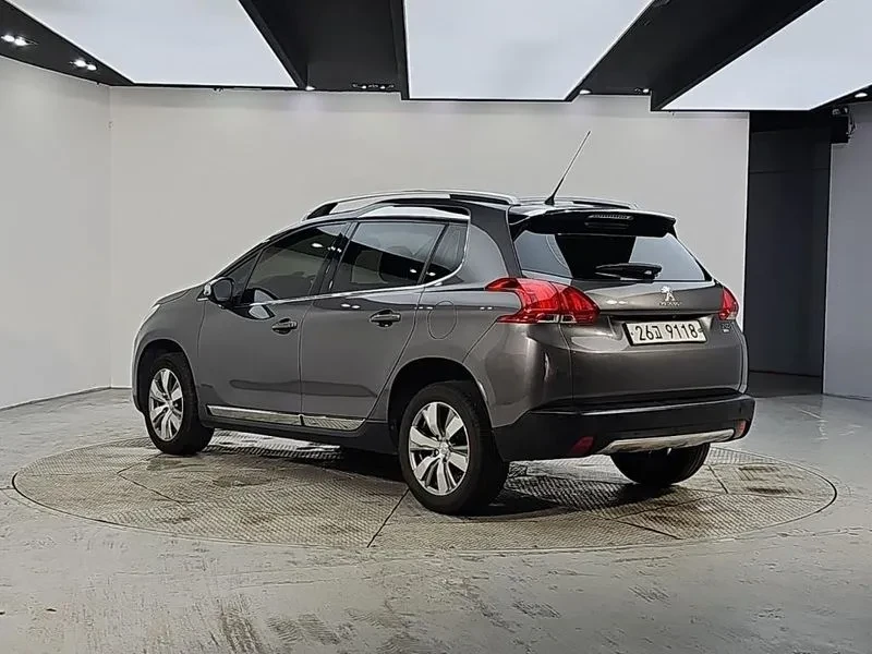 Peugeot 2008 1.6 BlueHDI - САМО 30% АВАНС, снимка 4 - Автомобили и джипове - 56016755