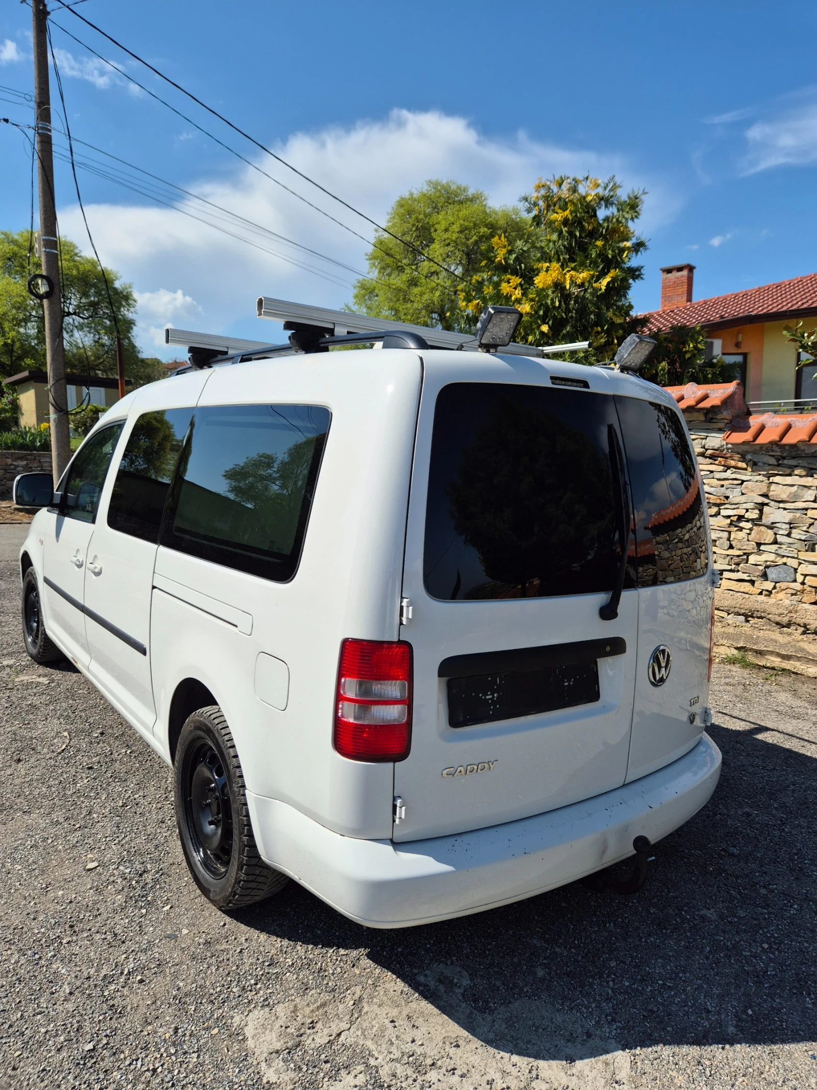 VW Caddy 1.6 TDI MAXI  Сервизен - изображение 9